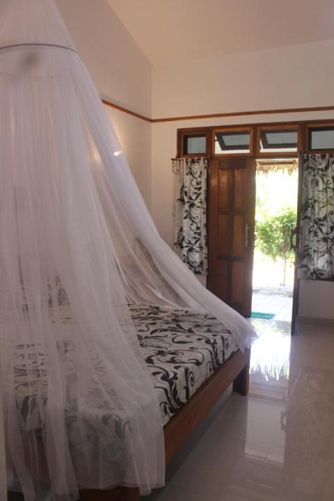 Eco Trekking Lodge, Bar & Jungle Tour'S Bukit Lawang Exterior foto
