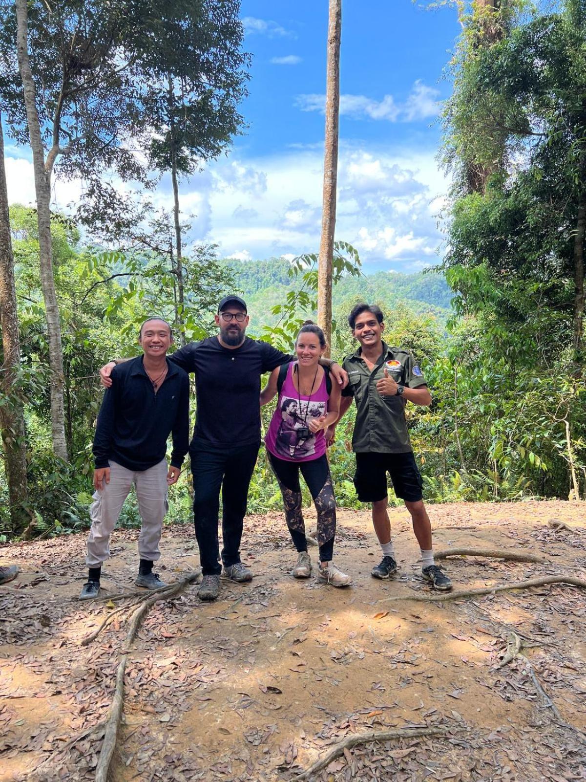 Eco Trekking Lodge, Bar & Jungle Tour'S Bukit Lawang Exterior foto