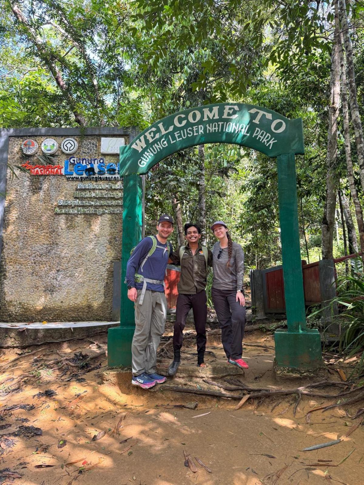 Eco Trekking Lodge, Bar & Jungle Tour'S Bukit Lawang Exterior foto